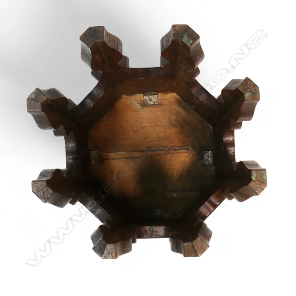 An American c.1900 small oak side table, Image 1++